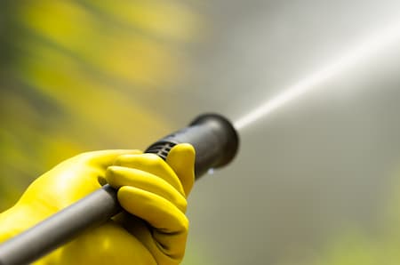 Soft Washing: A Safer Way to Clean Your Home’s Exterior Thumbnail