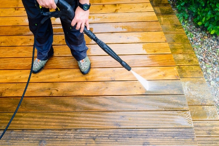 Deck Cleaning Thumbnail